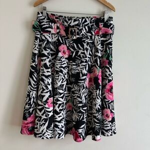 New York and Company || Woman’s Floral Black and Pink A line Women's Skirt Sz 10